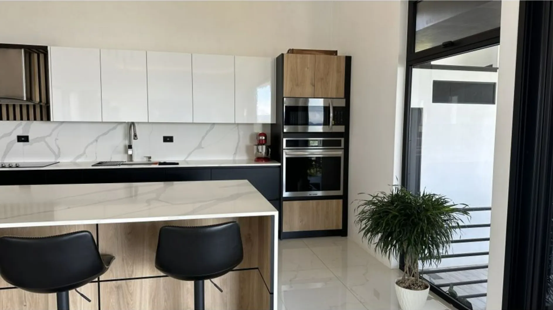 MODERN & ELEGANT HOUSE WITH CITY VIEW IN PEREZ ZELEDON, COSTA RICA - image 14