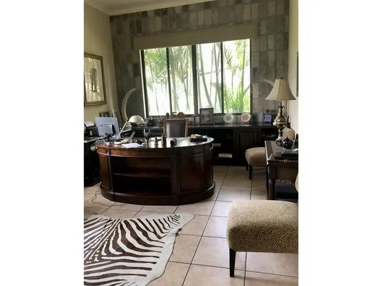 Luxury  4-Bed House in San Antonio de Escazú with Sprawling Gardens and Mountains Views - image 8