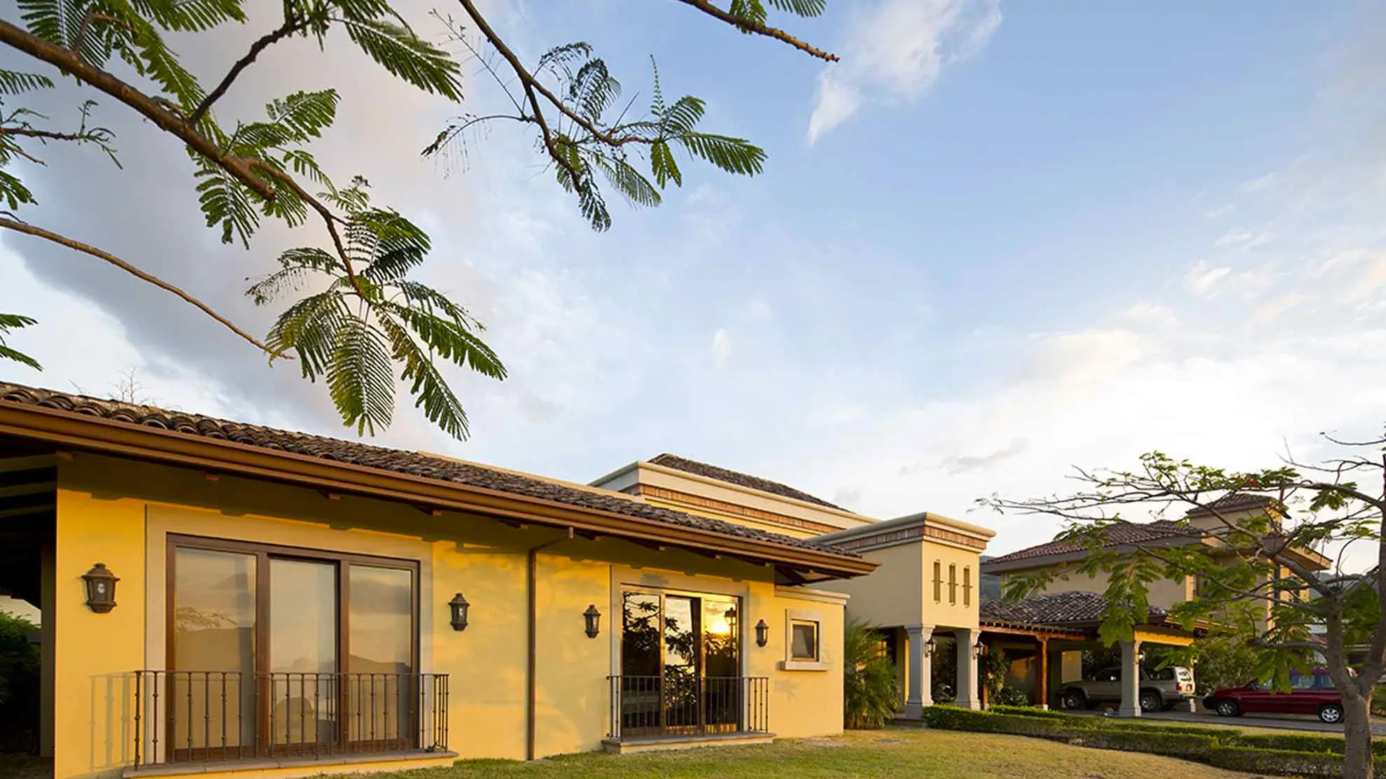 LUXURIOUS SUN VALLEY HOUSE IN SAN JOSE, COSTA RICA - image 3