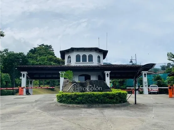 Sale / Impressive Lot in the Cerro Condominium, Ciudad, San Jose - image 2