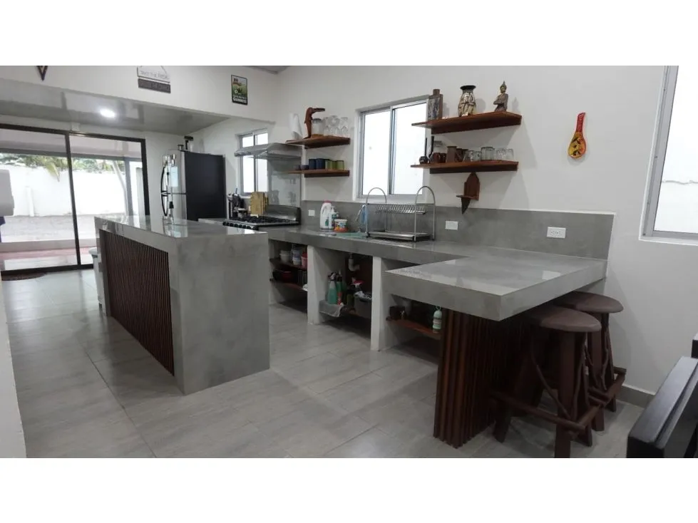  Newly Renovated House With a Prime Location in Jaco Town - image 6