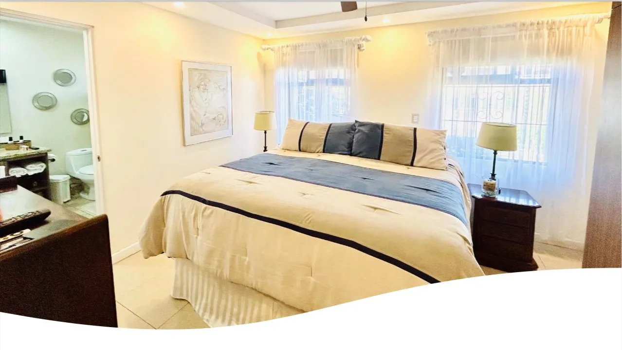 Beautiful Single-Level Home in Escazú - image 10