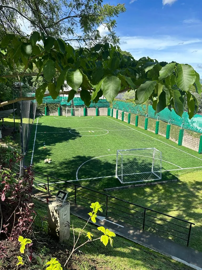 Lot for sale in the exclusive Villa Real development - image 3