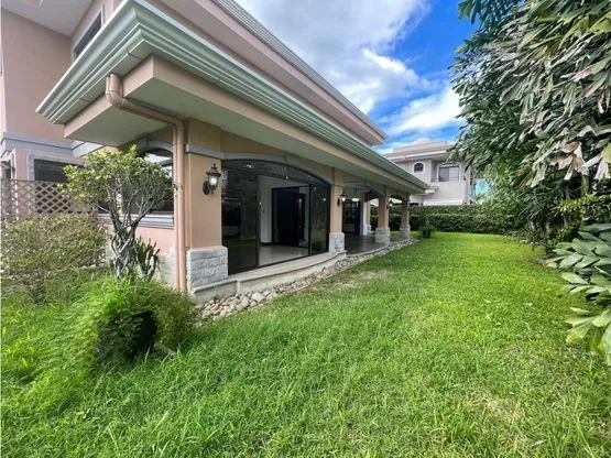 For Sale: Investment house in exclusive Gated Community in Santa Ana - image 12