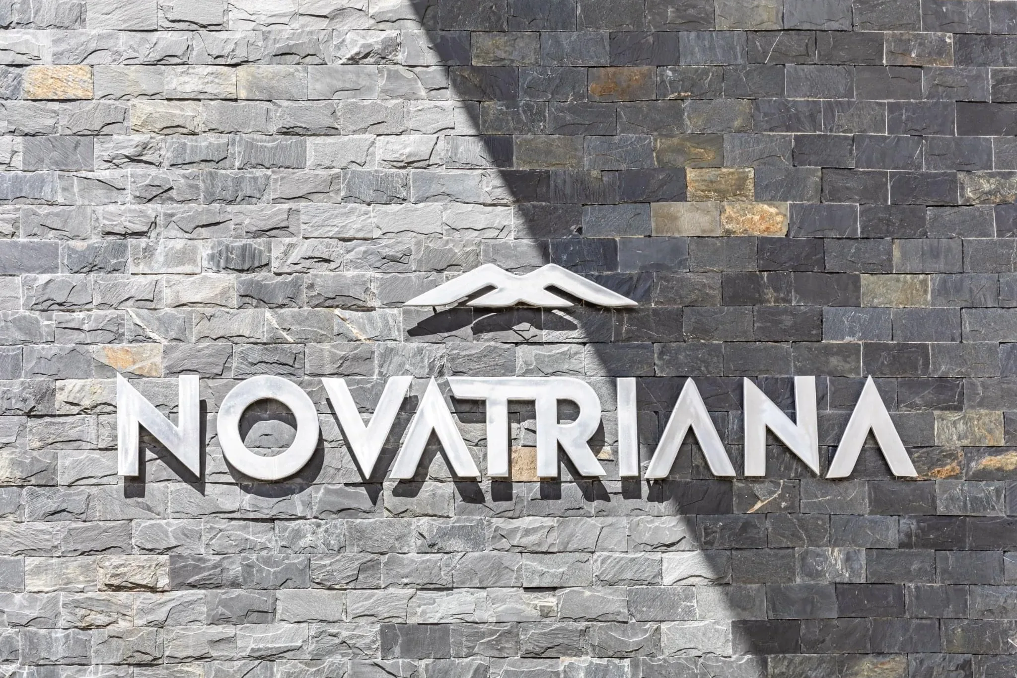 SALE/BEAUTIFUL APARTMENTS IN NOVATRIANA CONDOMINIUM, ALAJUELA - image 1