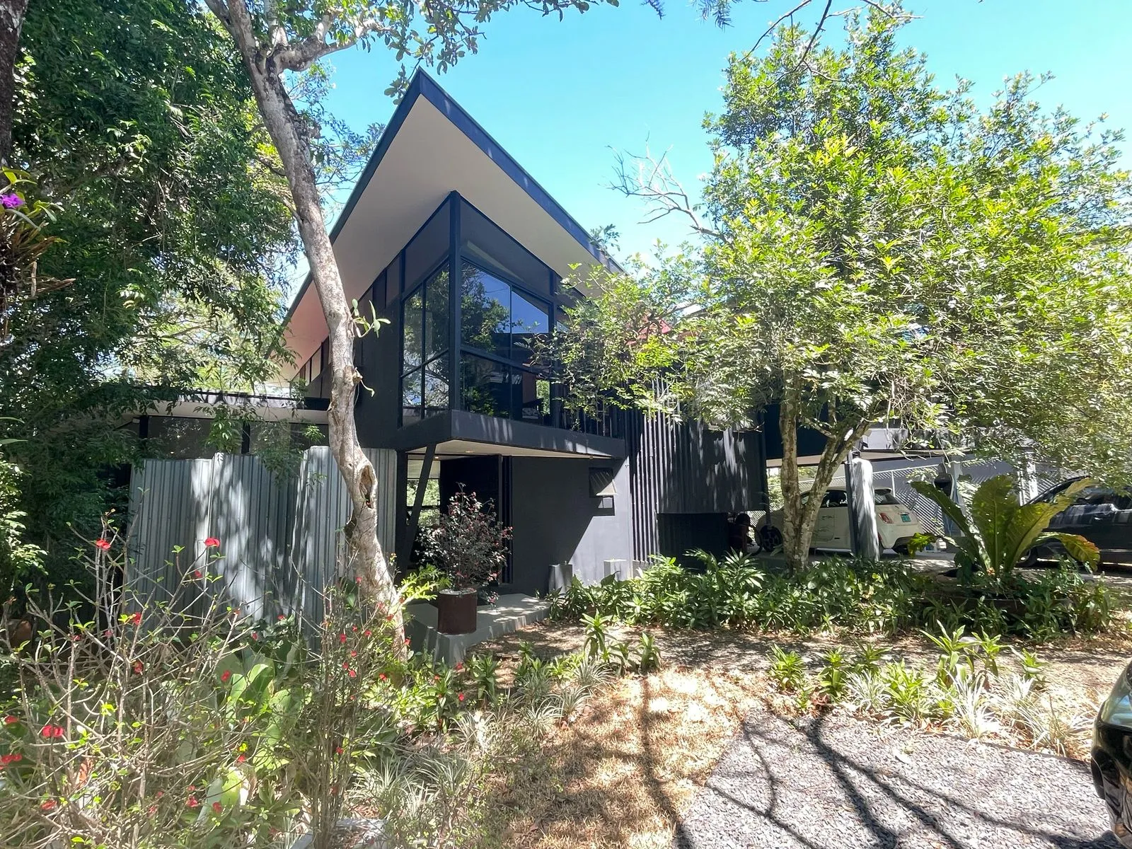 FOR SALE: Modern and Bright Home in Ciudad Colón, Surrounded by Nature - image 4