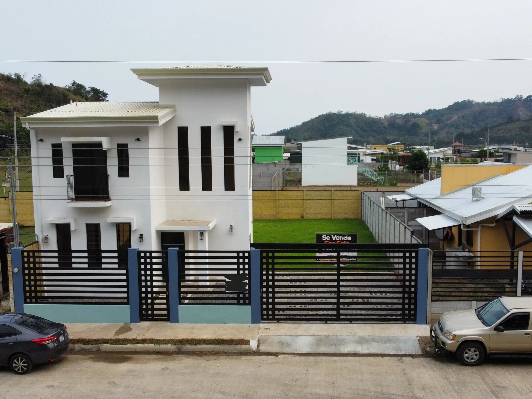Brand-new two-story home with large backyard near Jacó - image 2