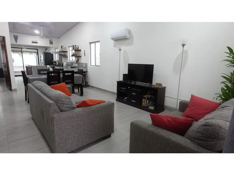  Newly Renovated House With a Prime Location in Jaco Town - image 8
