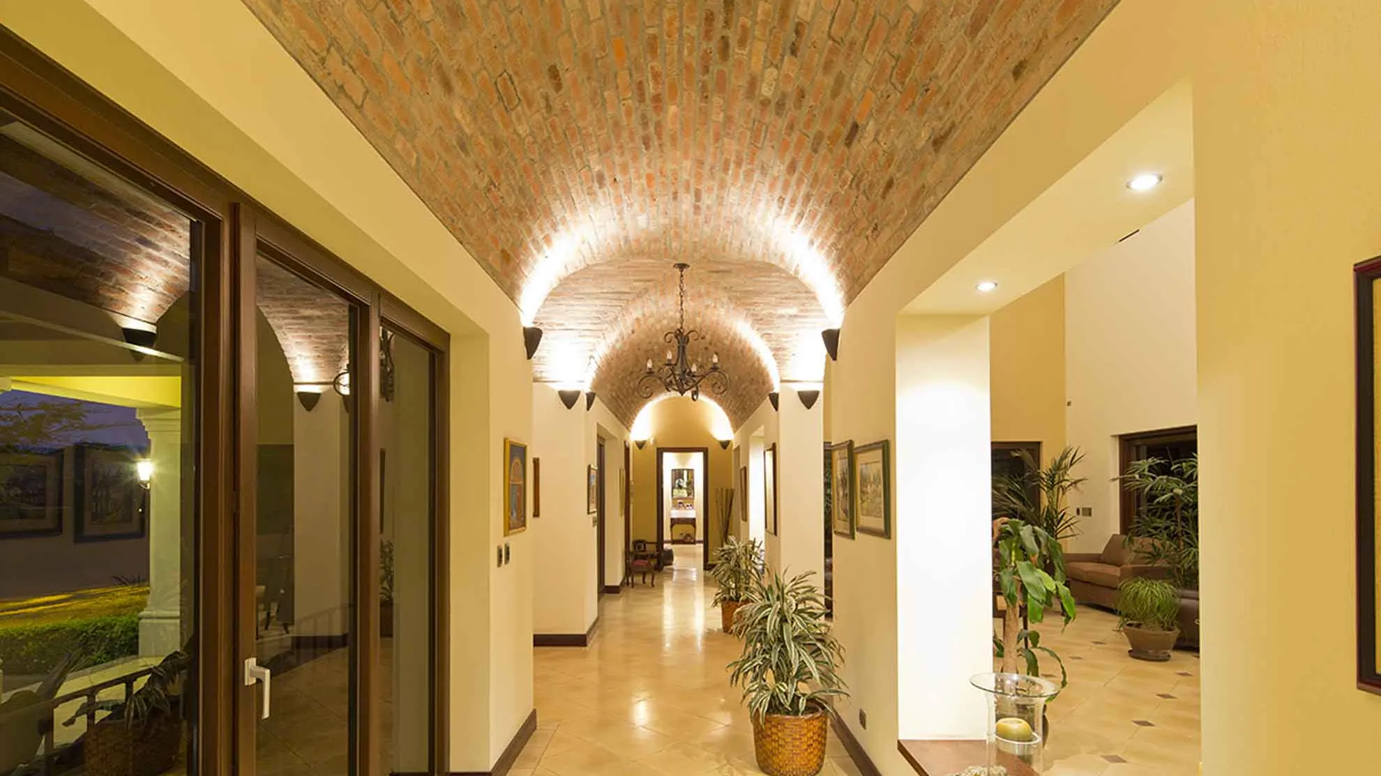 LUXURIOUS SUN VALLEY HOUSE IN SAN JOSE, COSTA RICA - image 7