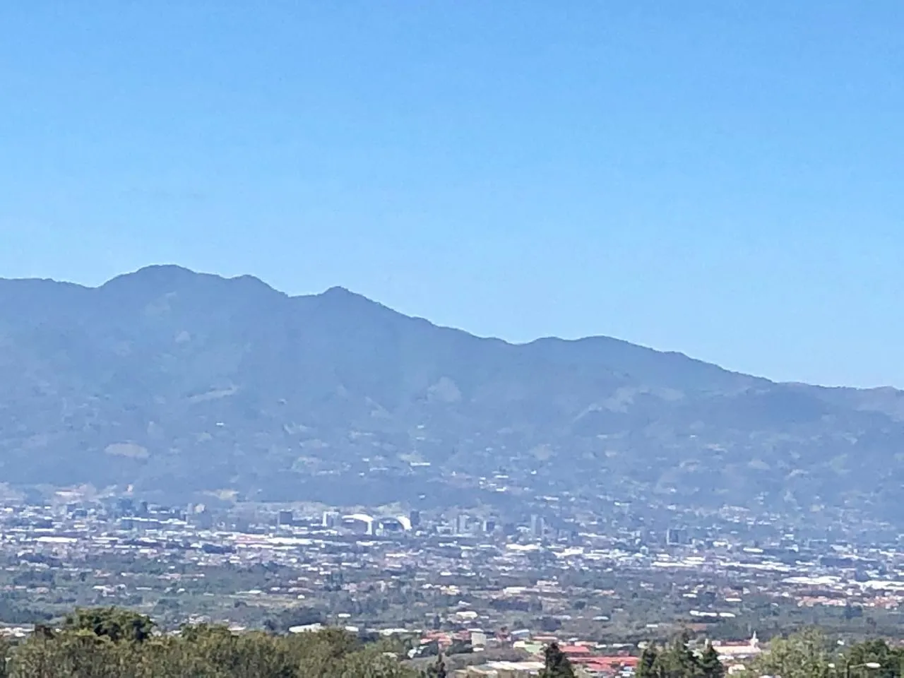 Sale / Beautiful Land (With Permission for Commercial Use) San Isidro, Heredia - image 12