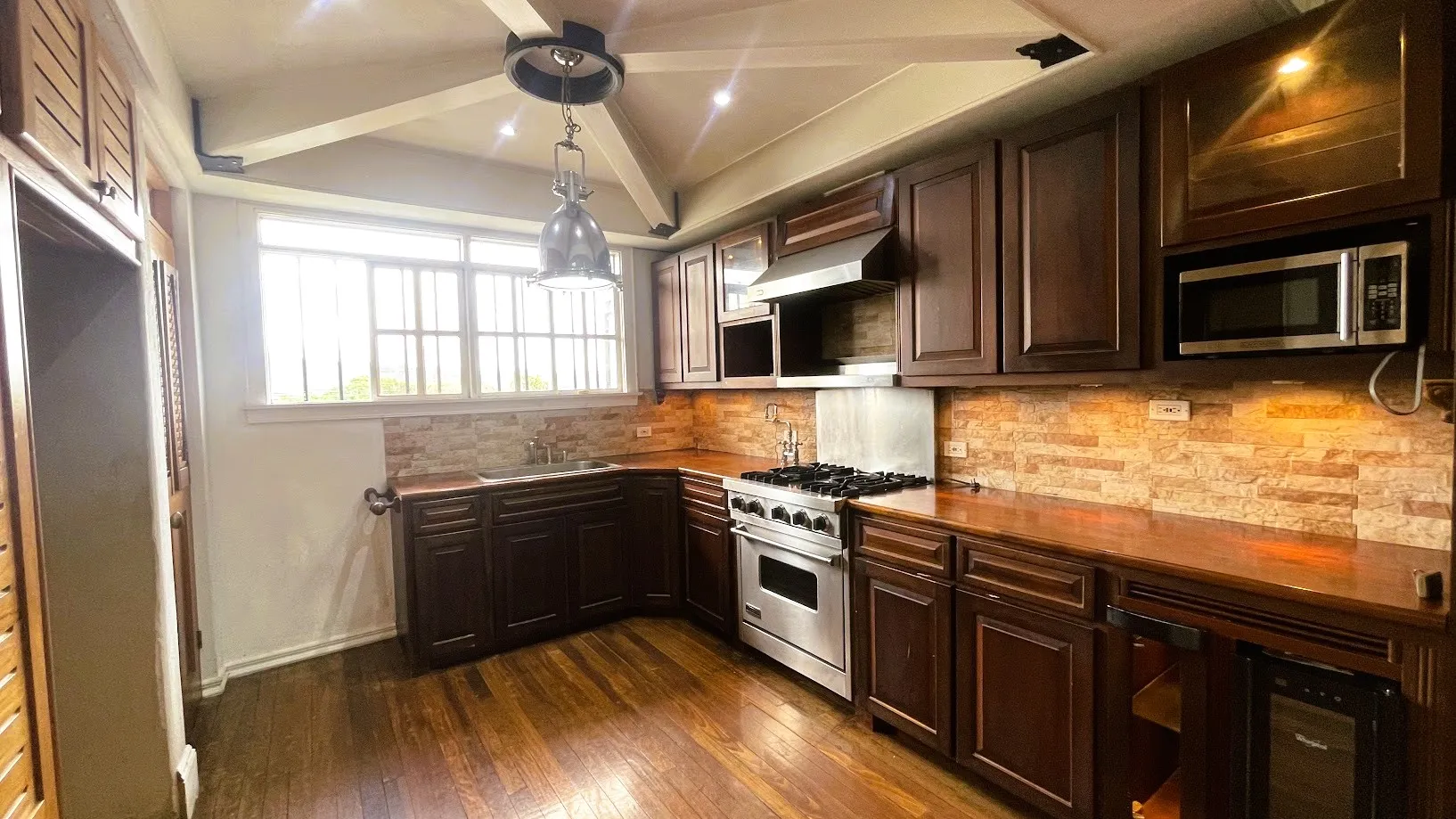 SPACIOUS HOME FOR SALE IN SAN RAMON, ALAJUELA - image 13