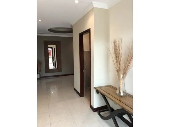 Fully furnished Condo, Riverside - image 5