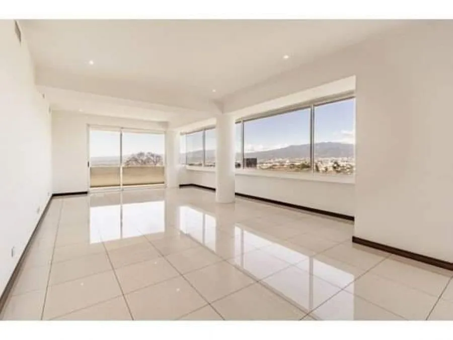 Luxury 3-Bedroom Penthouse in Escazú, San José - image 12