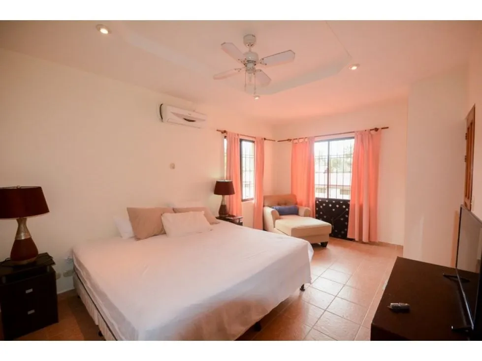 Beautiful House for Sale in Jaco Town - image 6