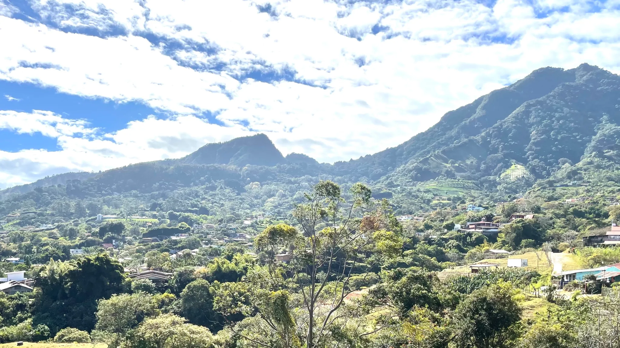 Sale / Luxury Property (With Permission for Commercial Use), San Antonio, Escazu, San Jose  - image 2