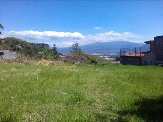 Lote -Terreno con vista para construir en Distrito Cuatro Escazú - image 4