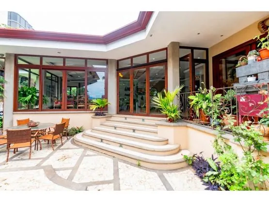 Luxurious Independent House for Sale or Rent in Escazú -Luxury - image 3