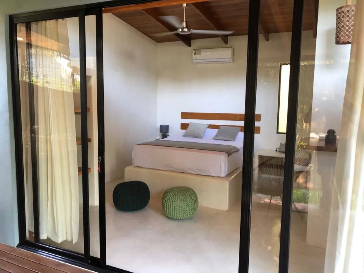 Bed and Breakfast 4 bungalows 2 duplex cabinas pool walking distance to the beach in Santa Teresa - image 13