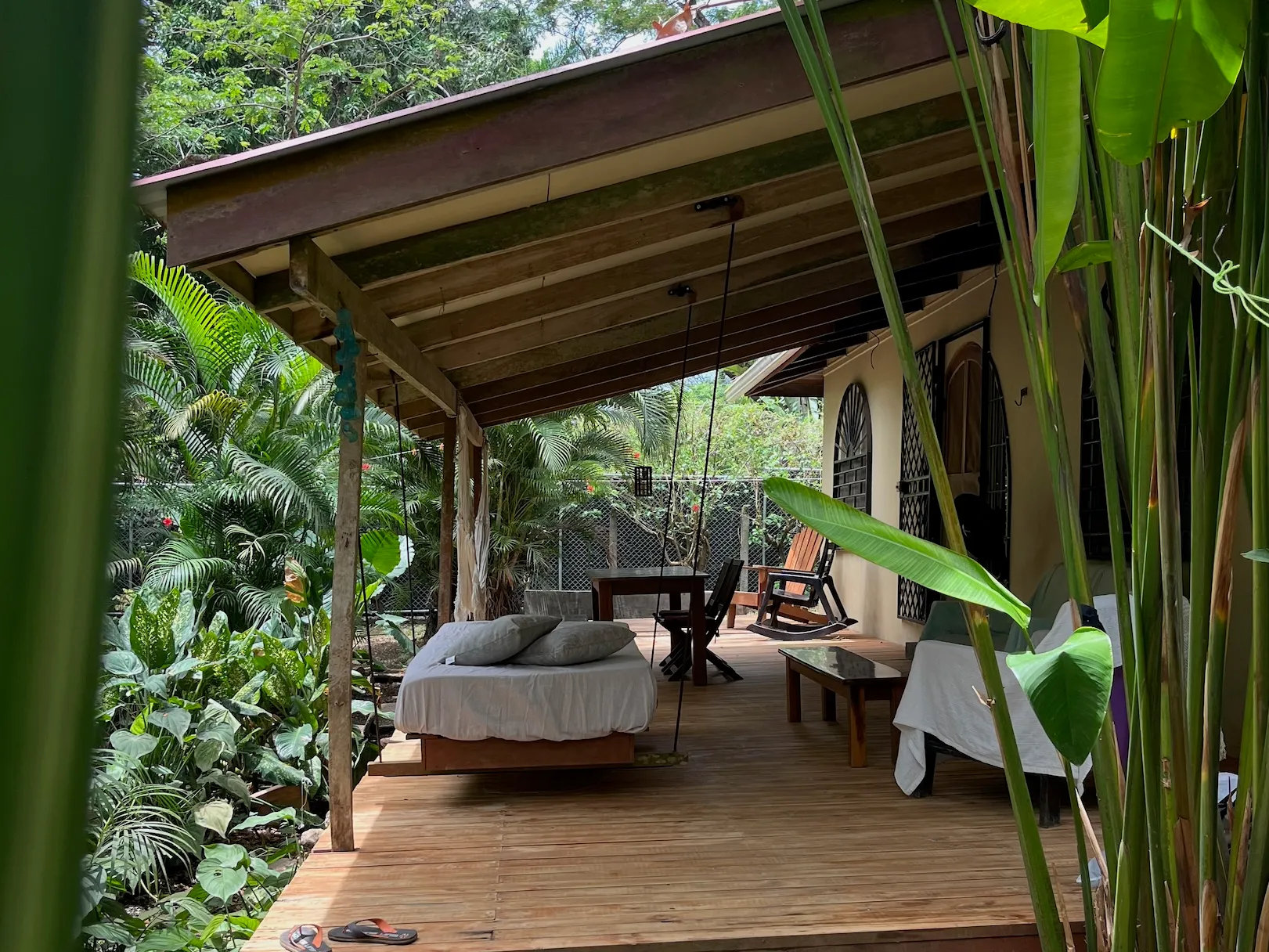 Cozy 3-Bedroom Home on 859m² Lot, Just Steps from the Ocean in Santa Teresa North - image 2