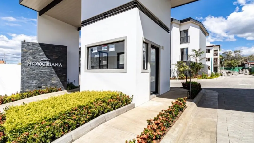SALE/BEAUTIFUL APARTMENTS IN NOVATRIANA CONDOMINIUM, ALAJUELA - image 2