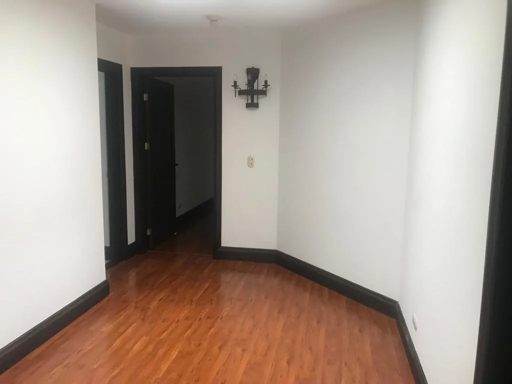 Sale / Beautiful House in Condominium, Lindora, Pozos, Santa Ana, San Jose - image 4