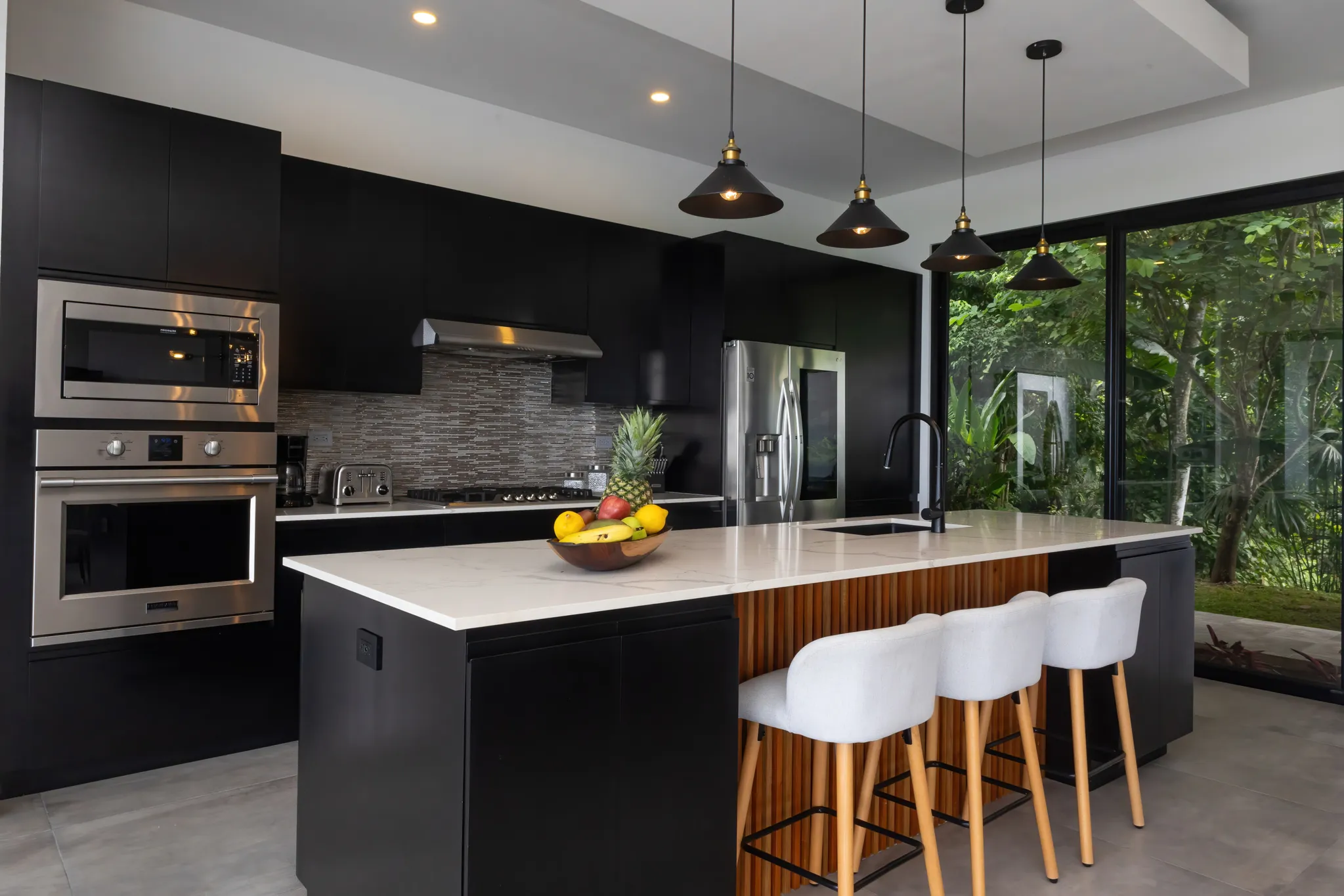 ELEGANT HOUSE WITH OCEAN & JUNGLE VIEWS IN OJOCHAL, COSTA RICA - image 7