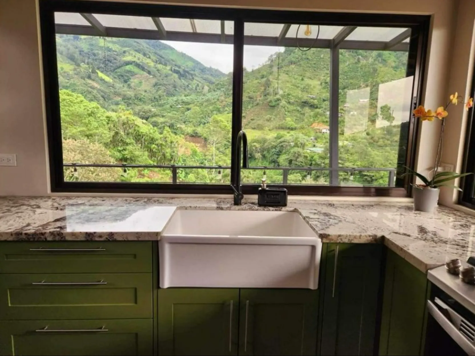 MODERN COUNTRY HOUSE WITH GUEST COTTAGE AMIDST A COFFEE PLANTATION - image 14