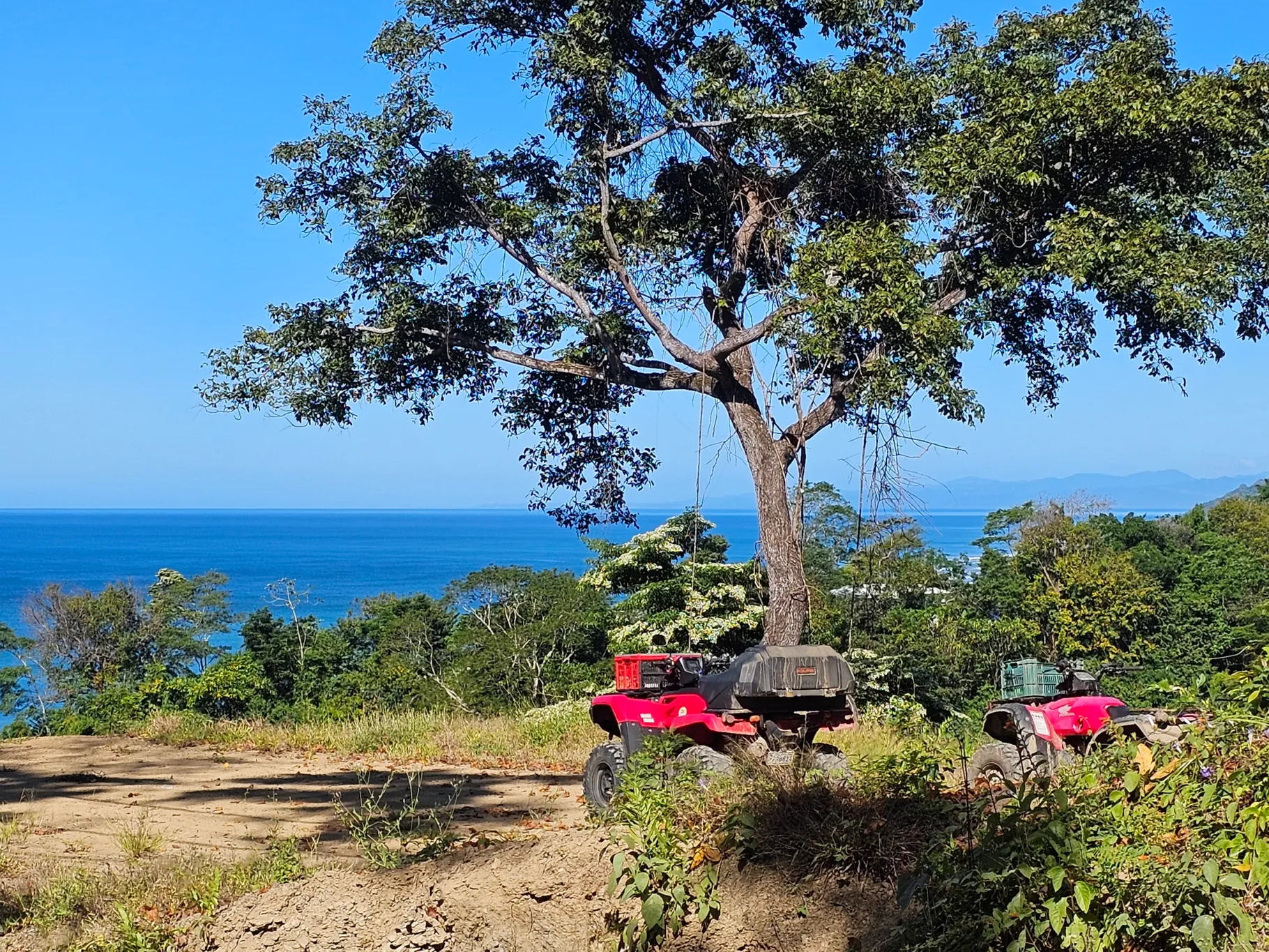 Beautiful 1.8 (18,000 m2) Hectare Mountainside Ocean View Lot in Mal Pais - image 2