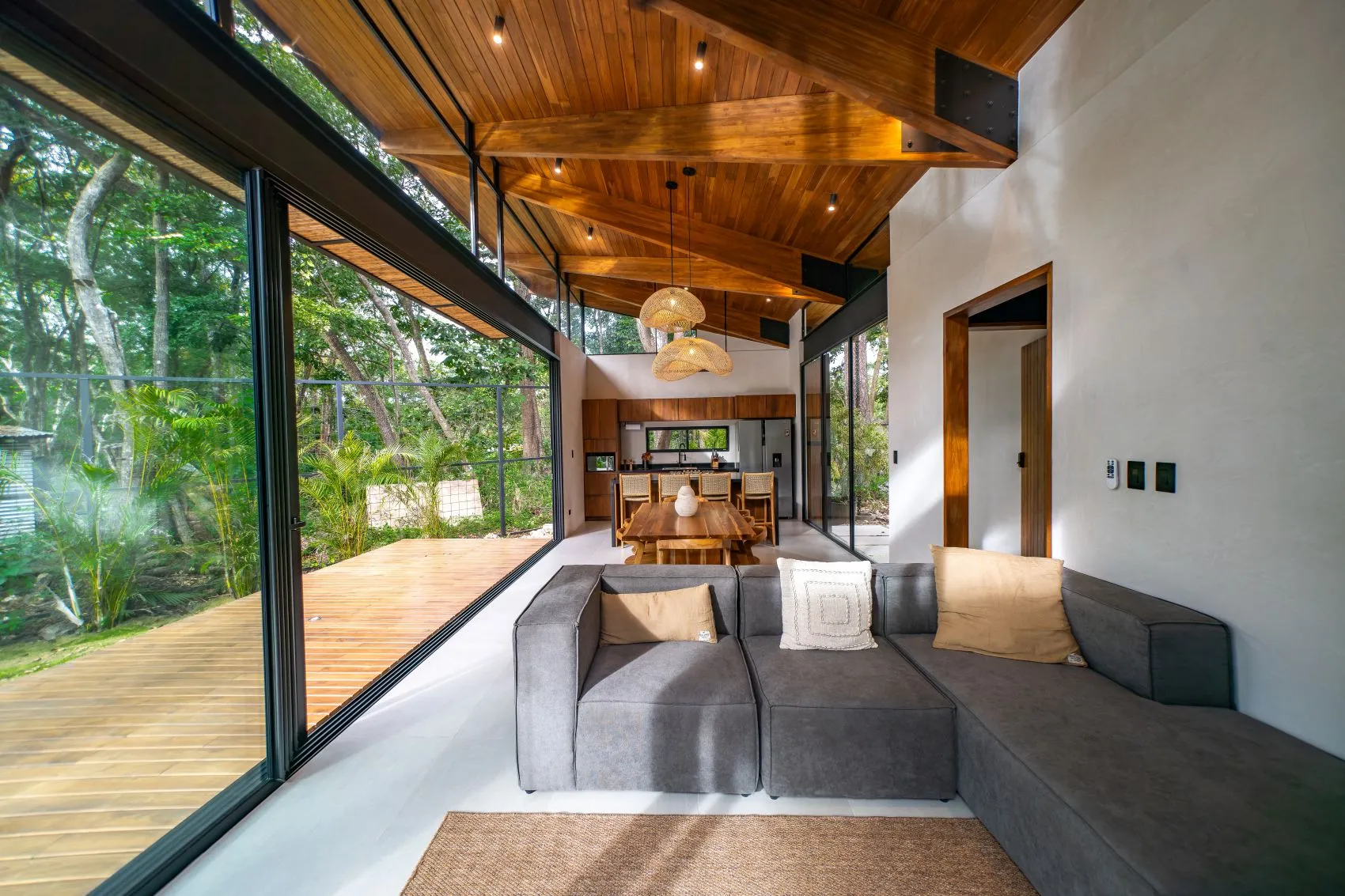 Luxury Villa for Sale in Santa Teresa – Exclusive Tropical Retreat - image 5