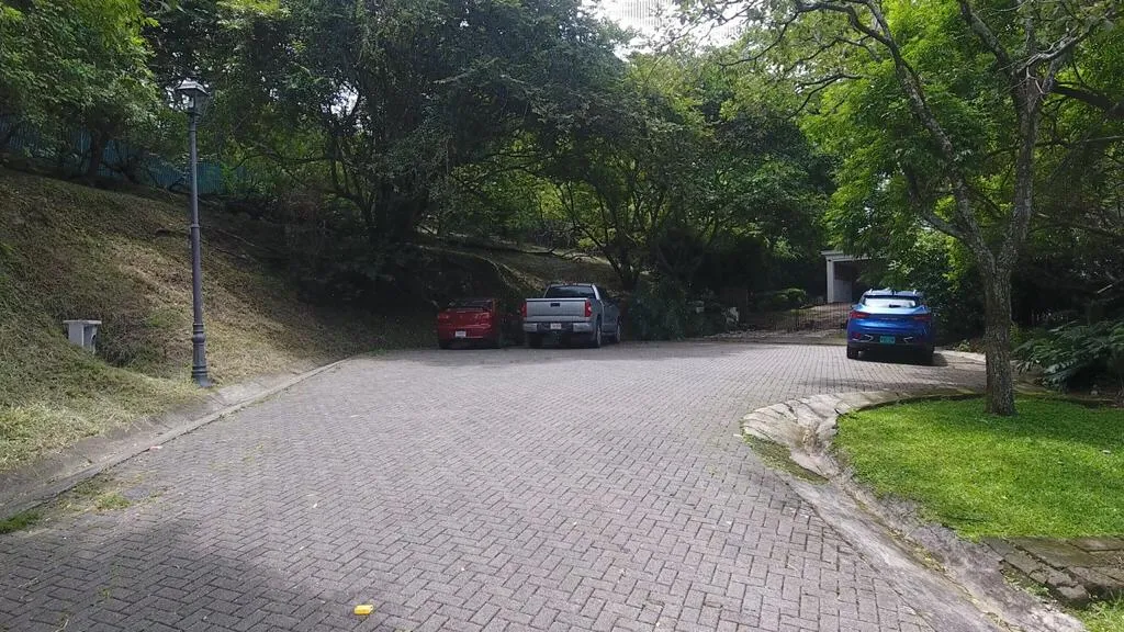 Lot for sale in the exclusive Villa Real development - image 8