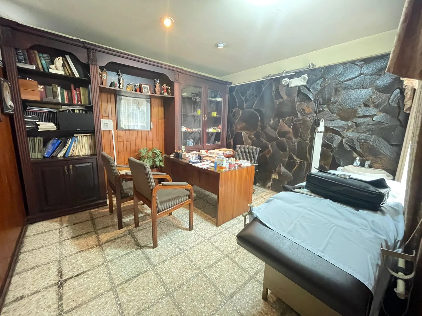 House for Sale in Downtown Alajuela - image 6