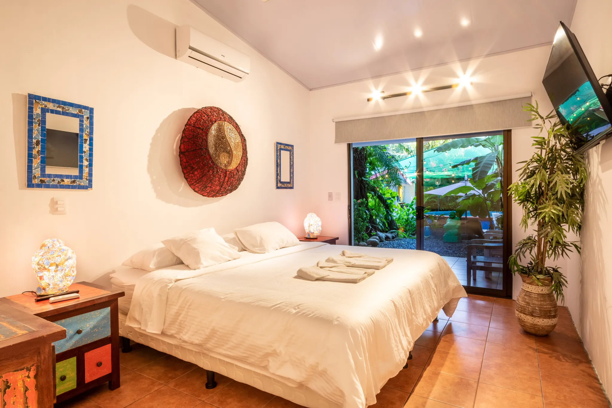 Budha House, Your Hotel and Comercial in the Heart of Jaco Main Street - image 4