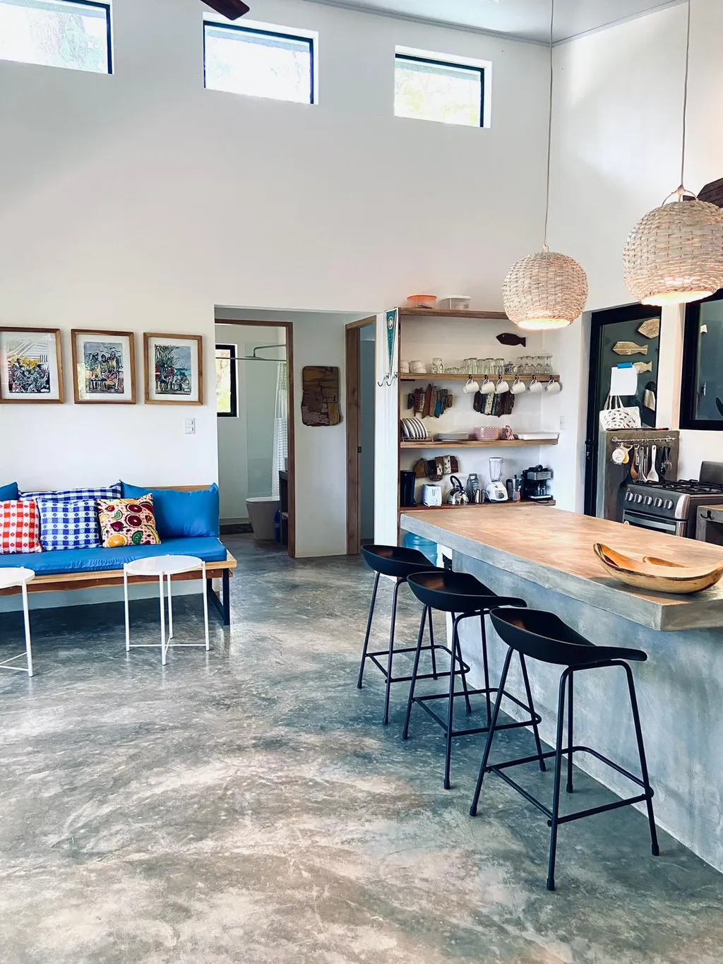 3 Homes in Santa Teresa, Costa Rica  8,000m²  minutes to Playa Carmen and Income Producing Property - image 5