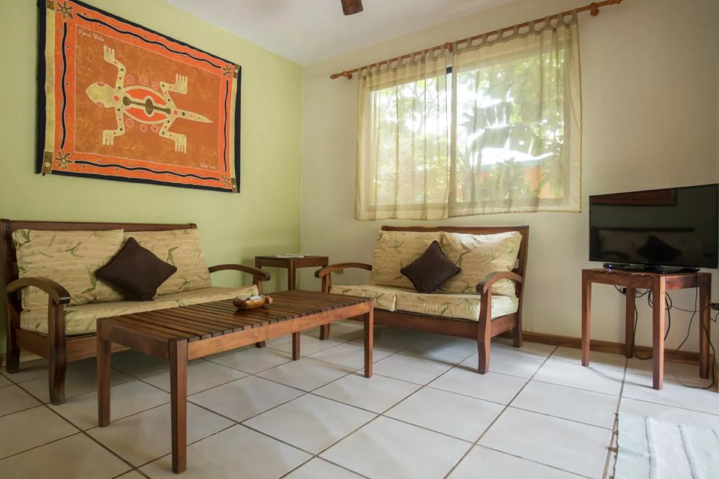 2 villas 2 appartments 4 commercial stores in the center of santa teresa - image 11