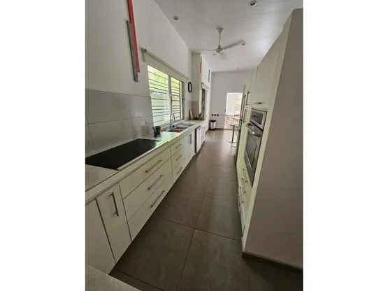 Beautiful Home in a quiet and green place close to Jaco Town - image 3
