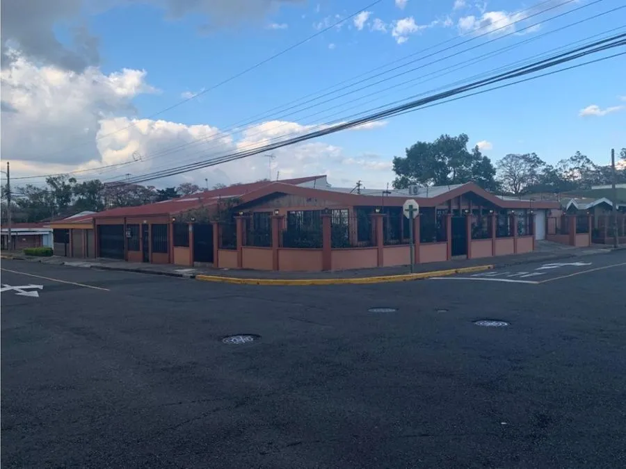 FULLY FURNISHED ONE-LEVEL HOUSE FOR RENT IN LA FAVORITA, ROHRMOSER - image 3