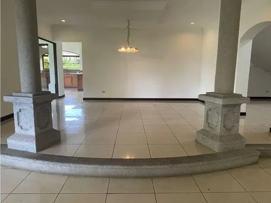 For Sale: Investment house in exclusive Gated Community in Santa Ana - image 3