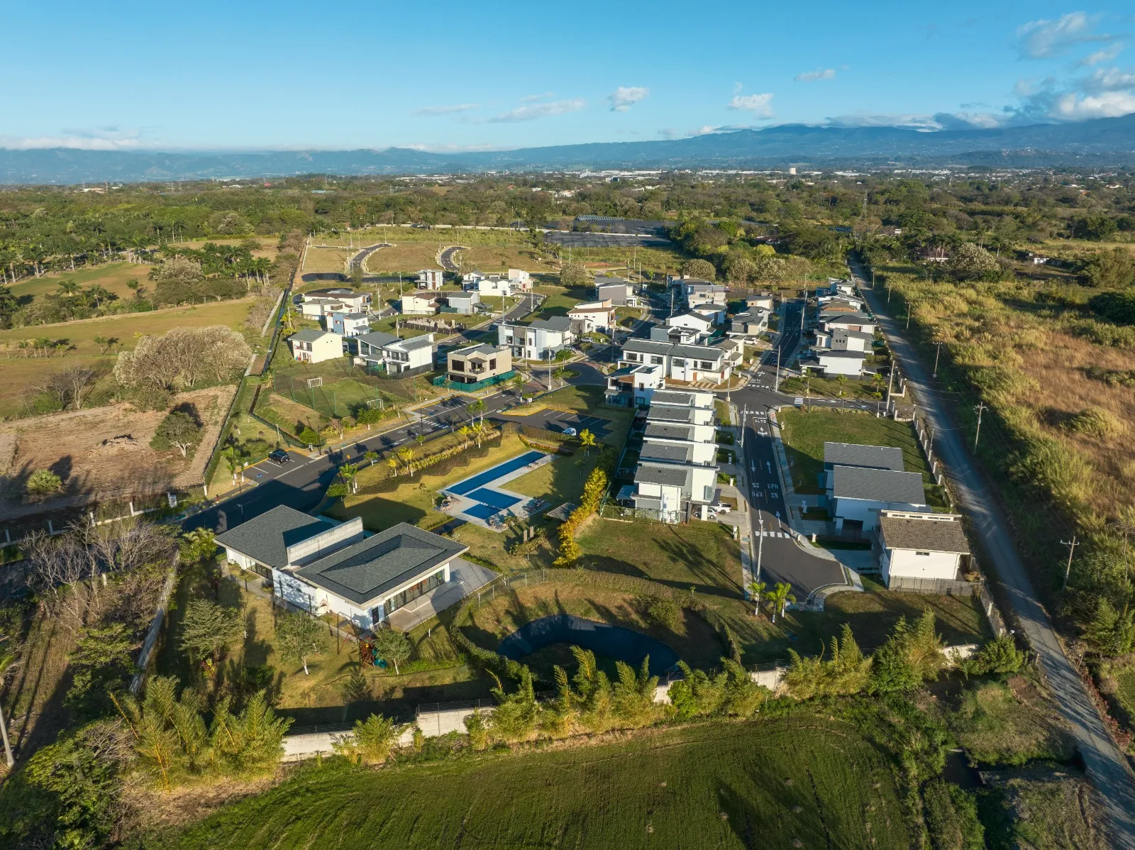 Lots for Sale in a Special Condominium in San Rafael de Alajuela - image 2