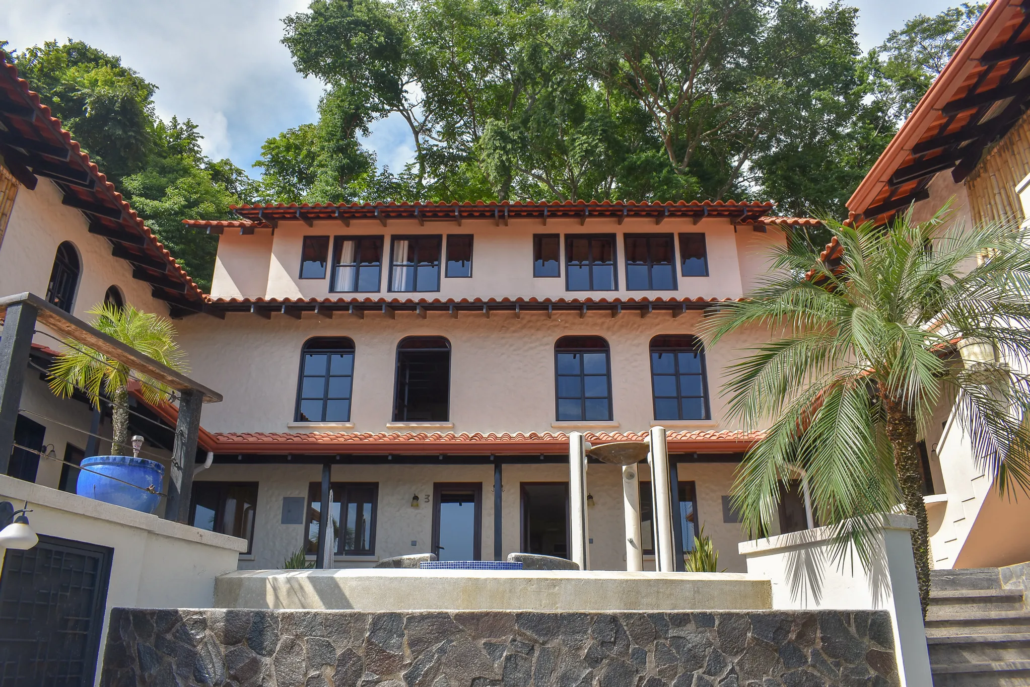 Unique Boutique Hotel in Santa Teresa - image 2
