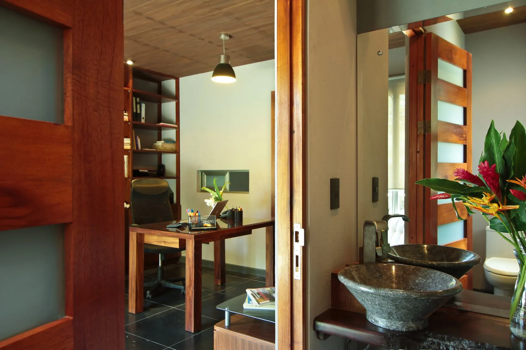 Incredible commercial investment opportunity in a prime location in the center of Santa Teresa - image 10