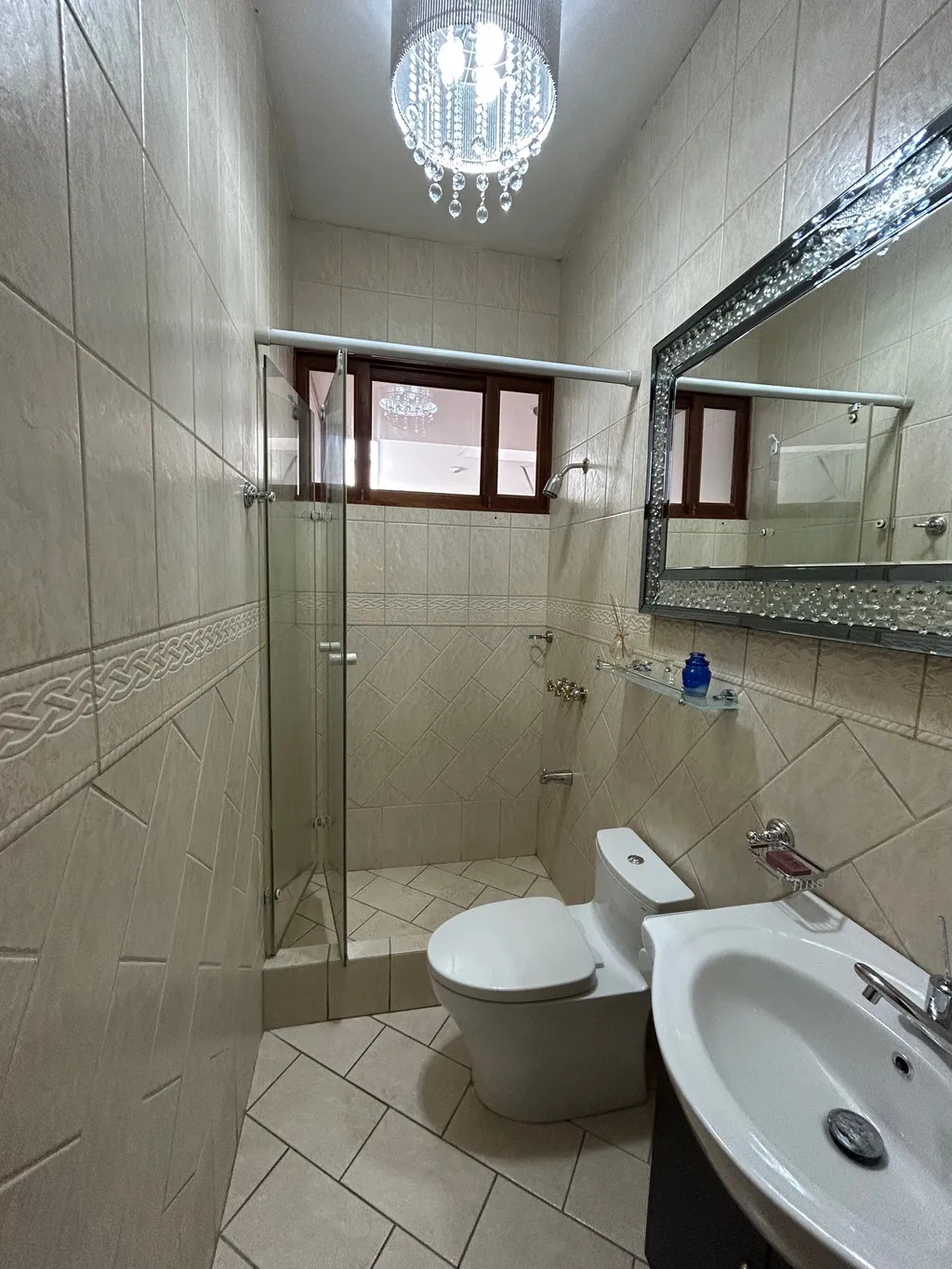 For Sale: Independent House in Trejos Montealegre – Escazú - image 10