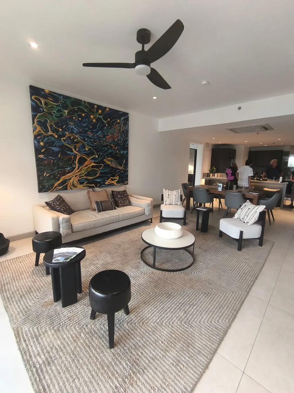 “The Pearl – Luxury Condominiums & Penthouse Residences” - image 12