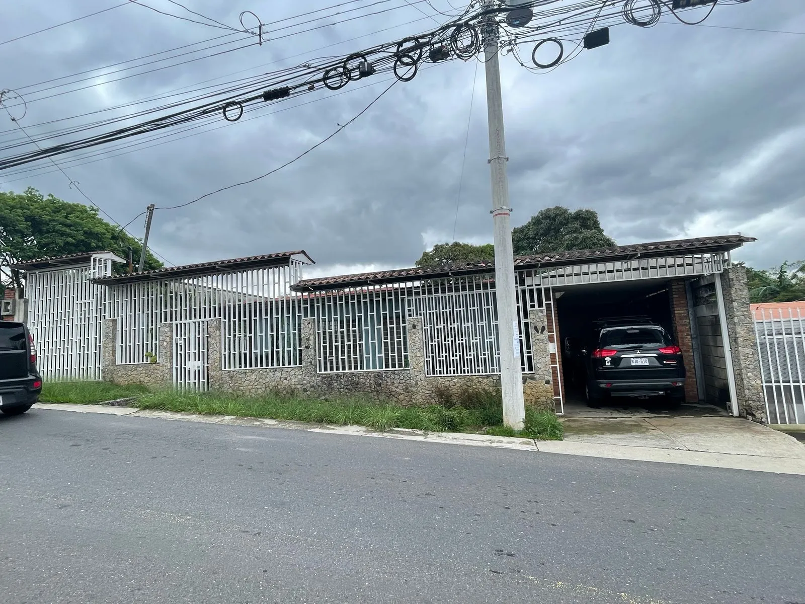 Warehouse and Mixed-Use Property for Sale in Desamparados - image 2