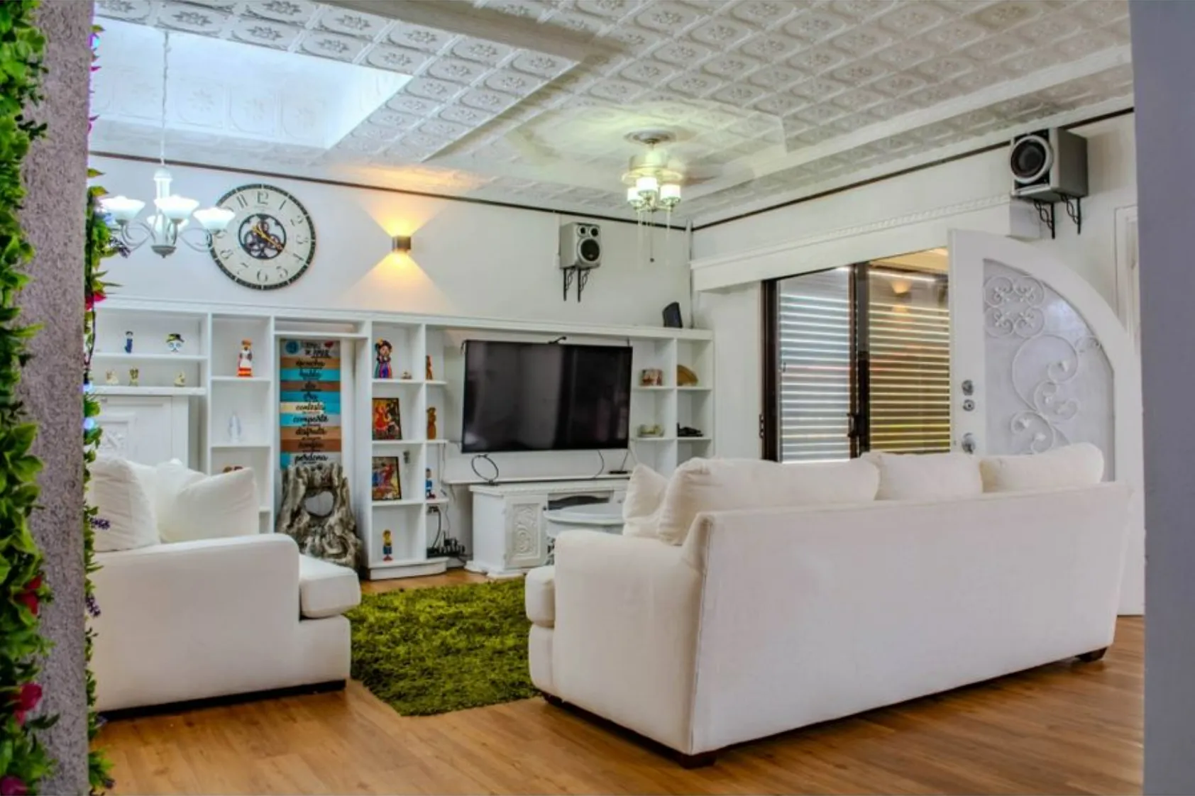 LUXURIOUS AND REFRESHING HOUSE IN PEREZ ZELEDON, COSTA RICA - image 3