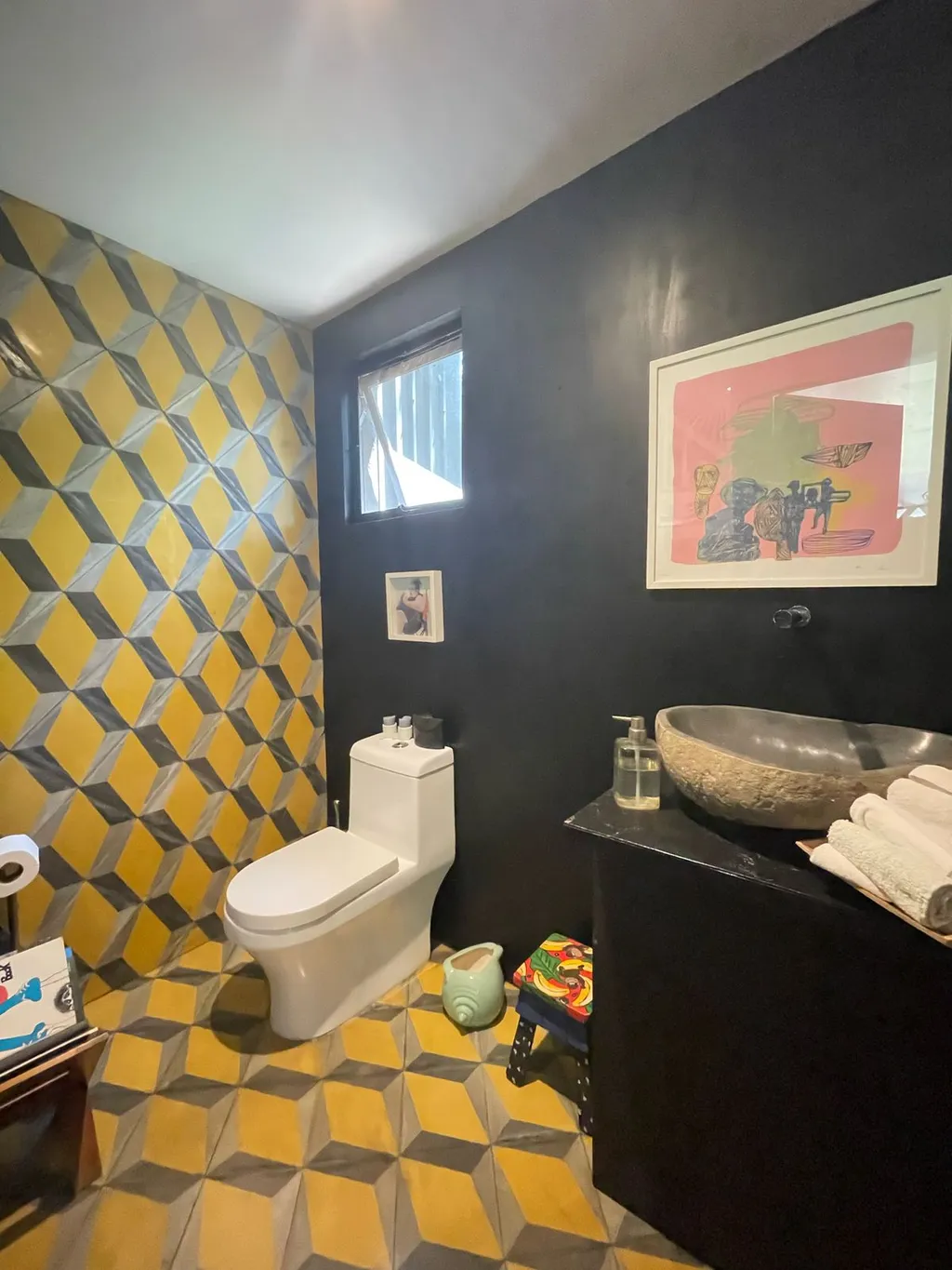 FOR SALE: Modern and Bright Home in Ciudad Colón, Surrounded by Nature - image 12