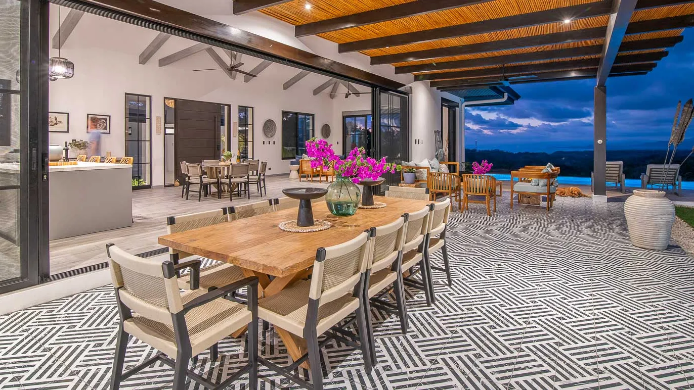 Luxurious 5 bedroom villa with pool and incredible views in Playa Hermosa Santa Teresa - image 14