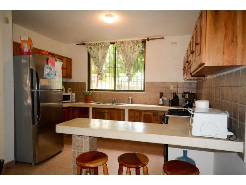 Beautiful House for Sale in Jaco Town - image 5