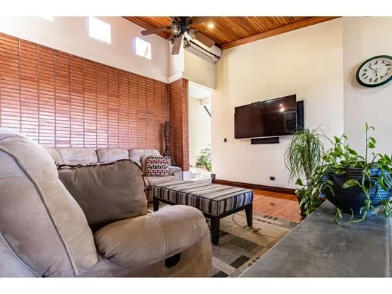 SE VENDE FOR SALE CASA DE UN NIVEL ESCAZU REAL DE PEREIRA - image 12