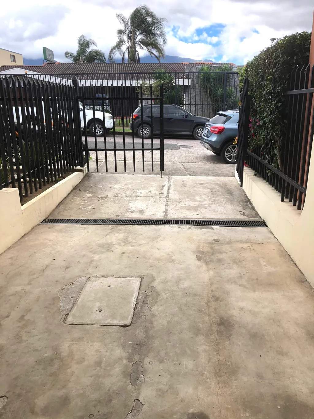 Rent / Office, Rohrmoser, San Jose - image 2