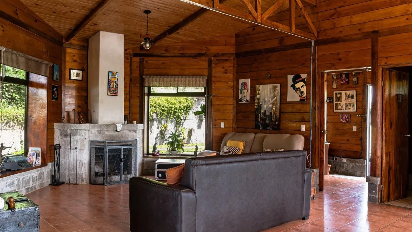 For Sale – Exclusive Property with Panoramic View and Commercial Potential in Coronado - image 2